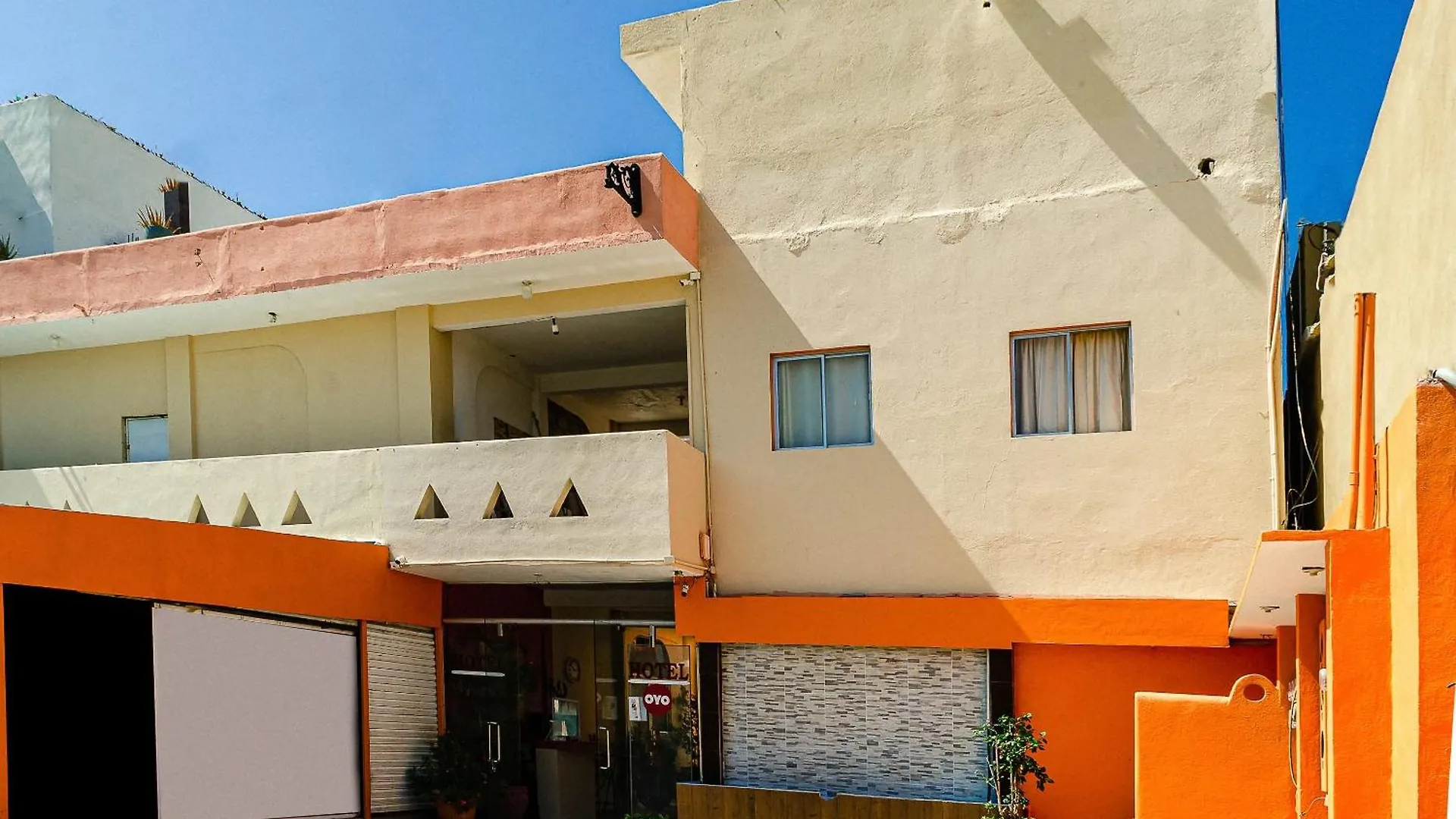 Oyo Hotel Cabo Del Sur, Cabo San Lucas Mexico